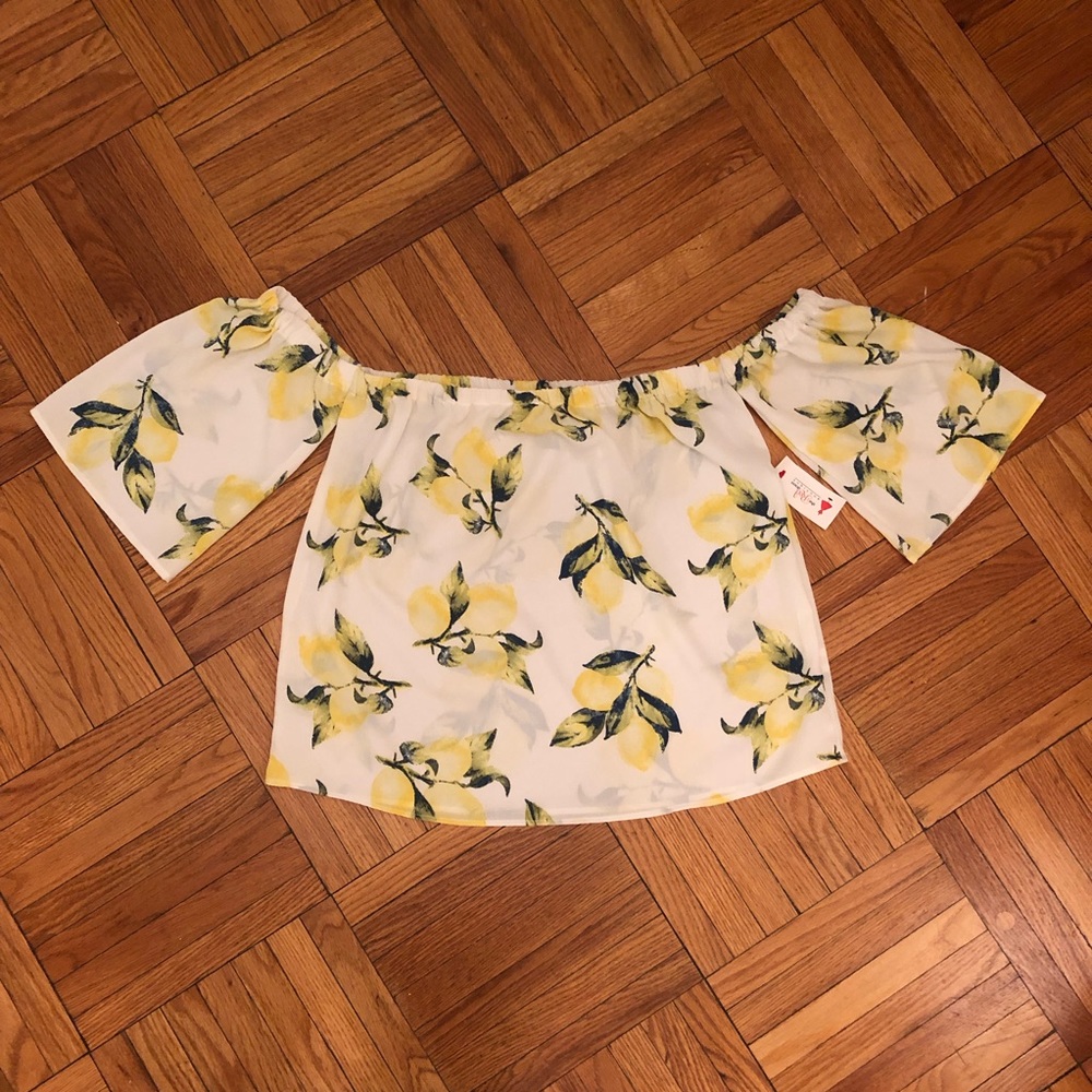Off-the-shoulder lemon print top - NWT